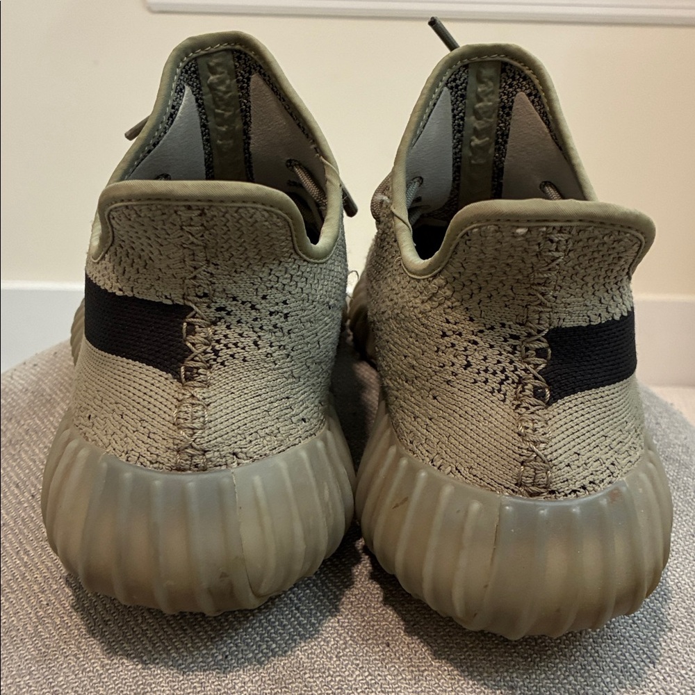Adidas Yeezy Boost 350 V2 - Picture 9 of 12